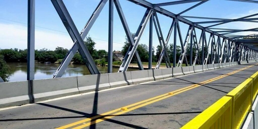 Ponte do Fandango é liberada para caminhões