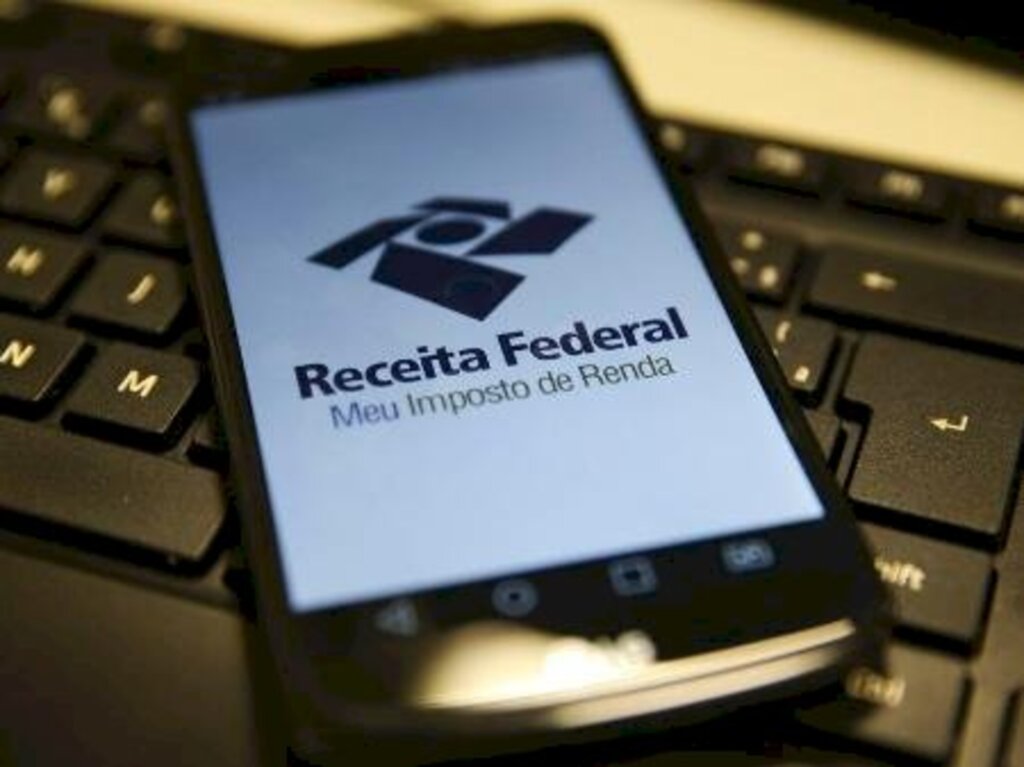 Beneficiados pelo auxílio emergencial poderão ter que devolver o valor recebido