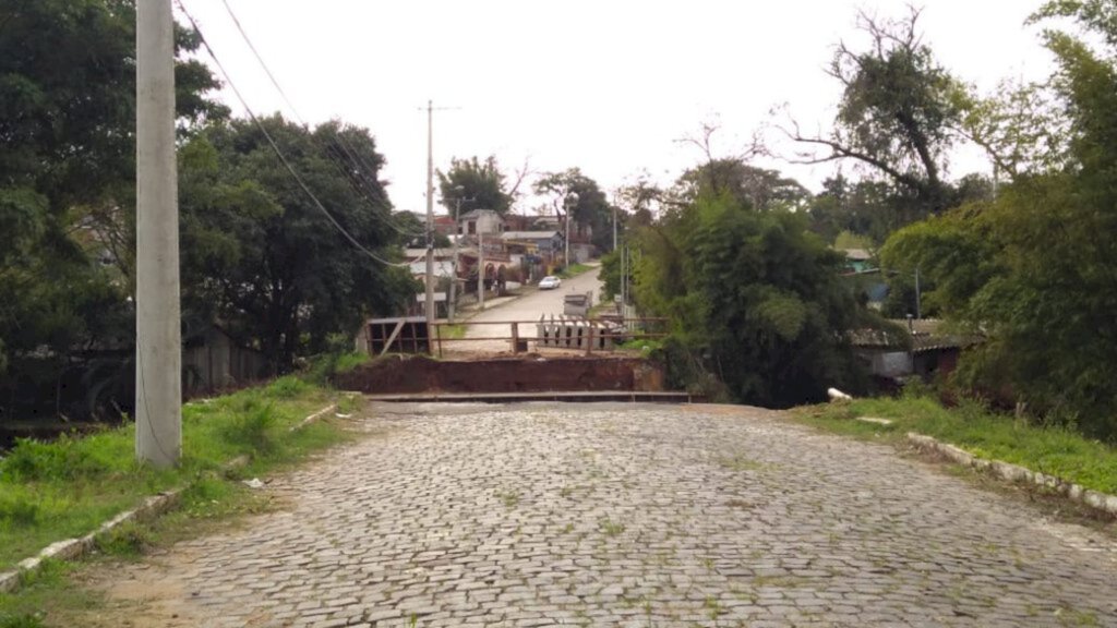 Obras da nova ponte continuam nesta quarta-feira (29)