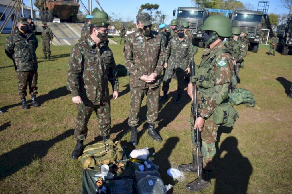 Tropas a serem certificadas pela ONU recebem visita de inspeção do Comando de Operações Terrestres