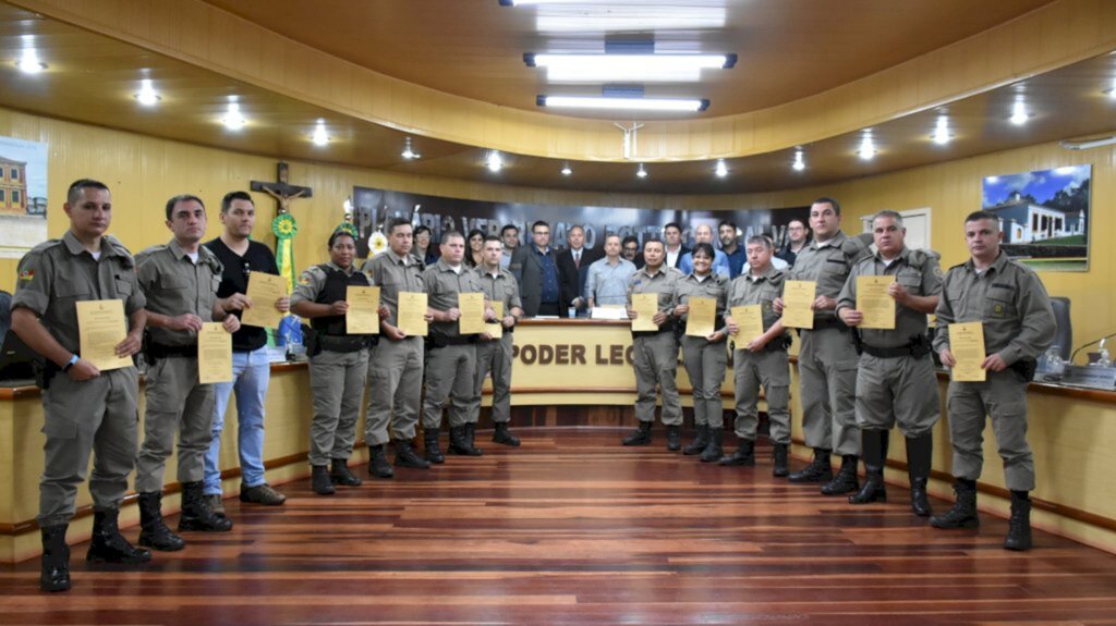 Câmara de Vereadores concede Voto de Louvor aos policiais militares que resolveram caso de sequestro no interior do município