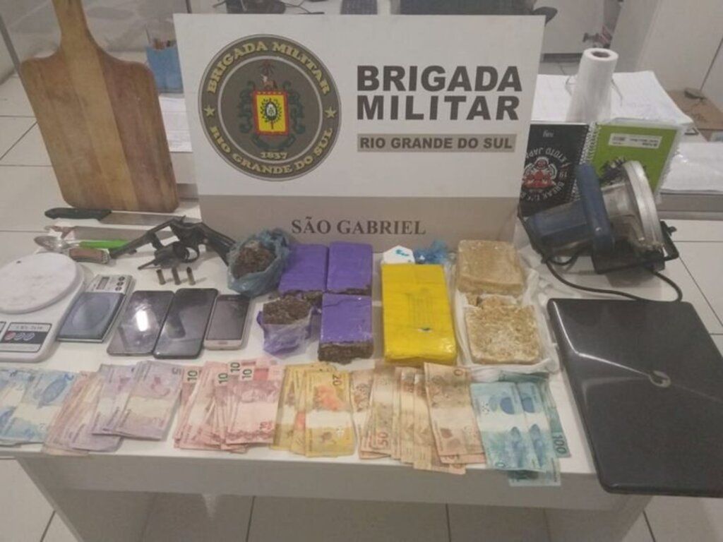 Brigada Militar apreende cerca de 3,4 quilos de drogas em residência no Passo da Lagoa