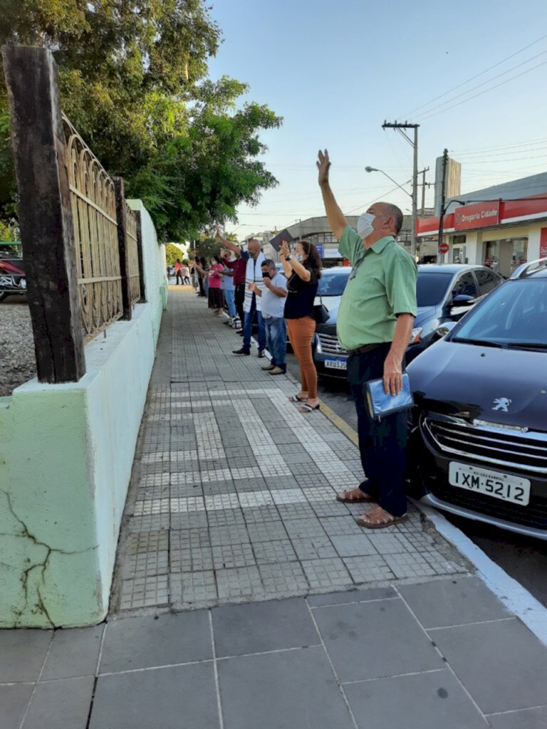 Evangélicos se unem em oração contra o covid-19