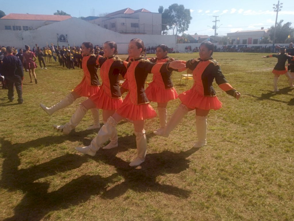 Festival de Bandas e Fanfarras da Banda Integração reúne famílias na escola técnica São Gabriel