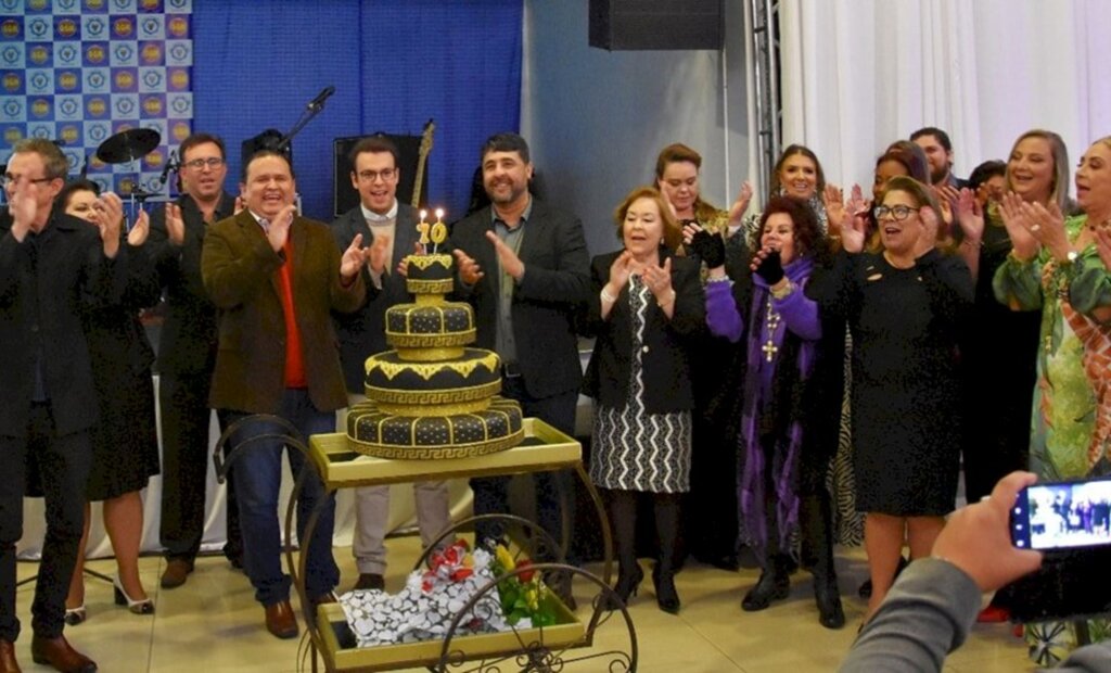 Jantar-baile celebra os 70 anos da escola técnica São Gabriel