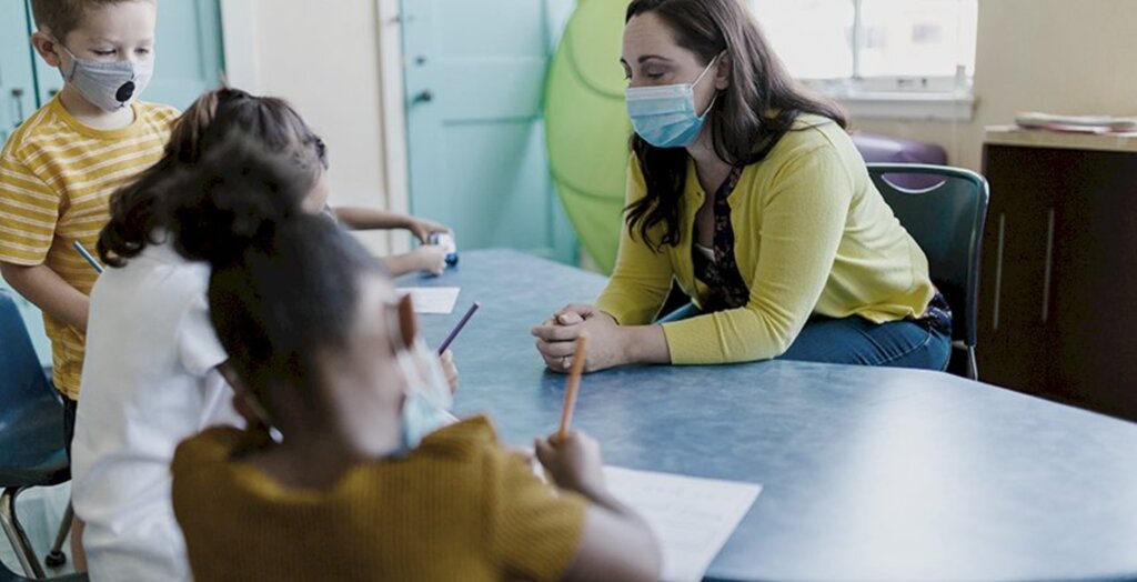 Mais de 23 mil alunos da educação básica retornaram à escola