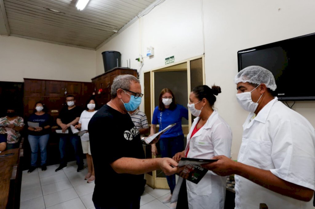 Direção do Cpers participa de ato e visitação a escolas estaduais de São Gabriel