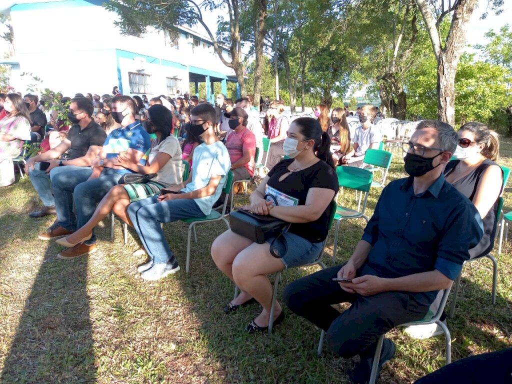 Despertar realiza evento de encerramento do ano com apresentação artística de 58 alunos