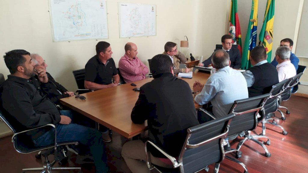 Vereadores realizam primeira reunião conjunta com o prefeito Lucas Menezes