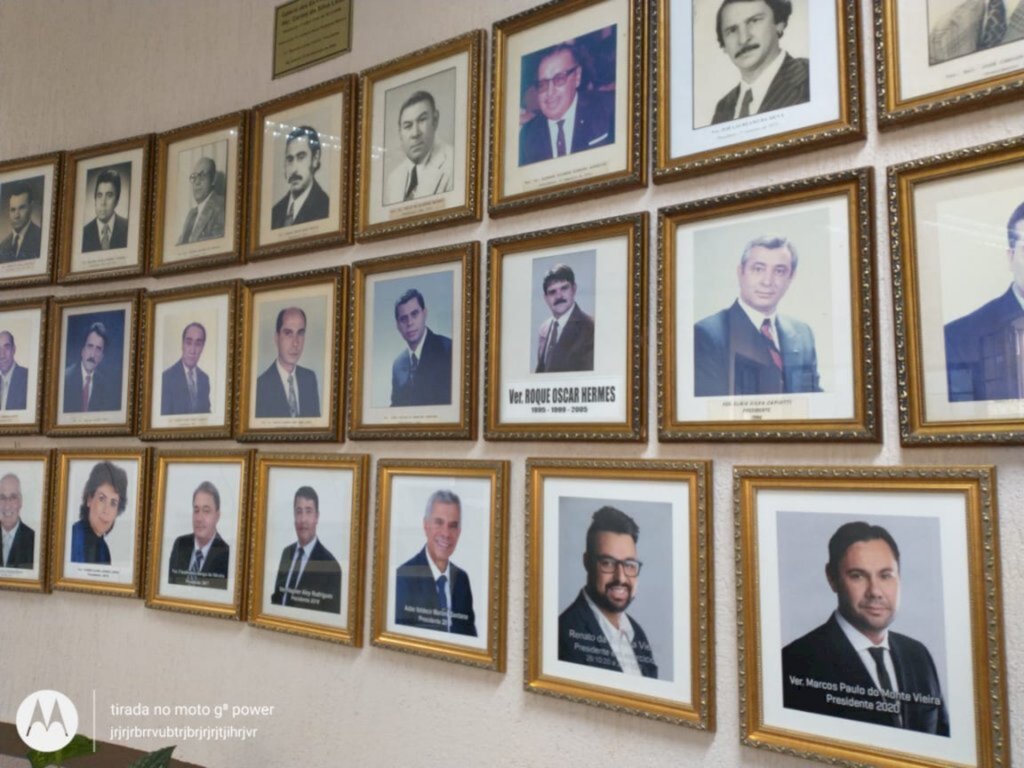 Marcos Mec e Renato Silveira inauguram fotos na galeria de ex-presidentes