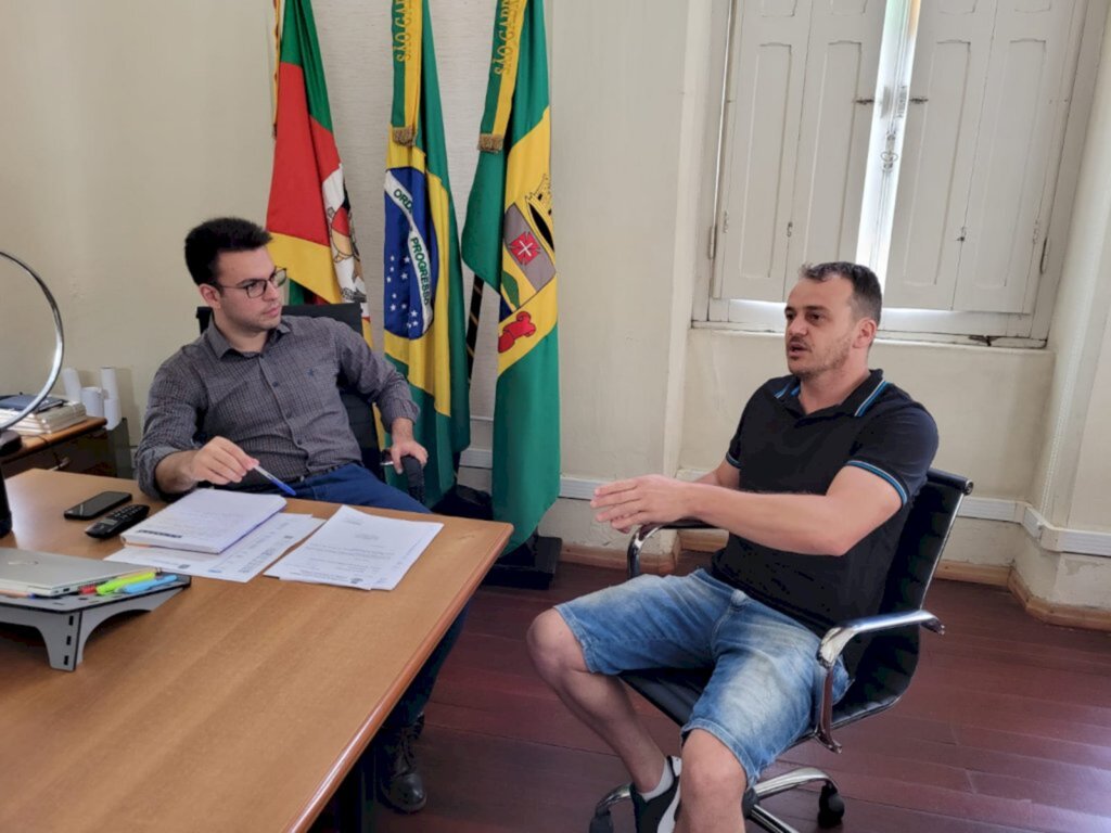 Prefeito Lucas ouve demandas da comunidade