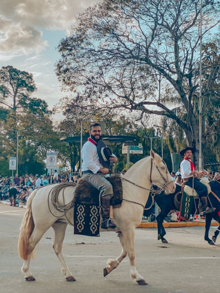 Candidatos marcaram presença na Semana Farroupilha