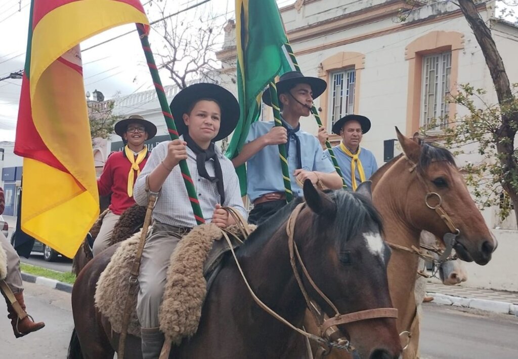 Estudantes aprendem na escola o valor das tradições do Rio Grande do Sul