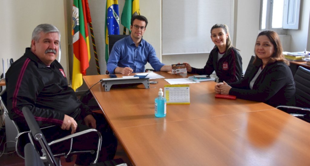 Escola do campo promove gauderiada no Azevedo Sodré