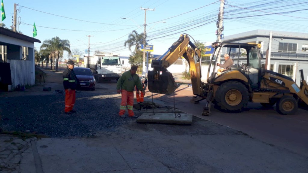 Começam obras de drenagem na Antônio Trilha