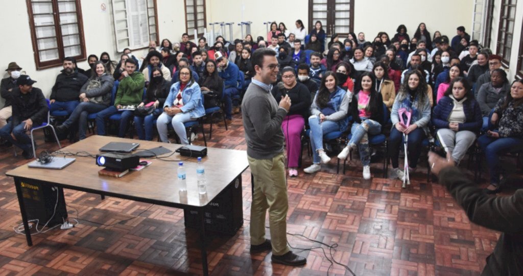 Prefeito profere aula inaugural do segundo semestre da escola técnica São Gabriel