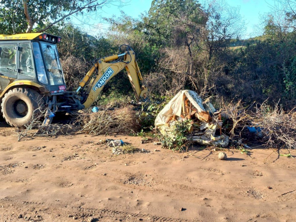 Serviços Urbanos aproveita tempo bom e atua nos bairros e vilas