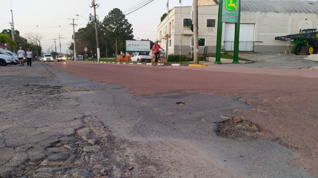 Prefeitura vai investir R$ 1,5 milhão na recuperação da Avenida Antônio Trilha