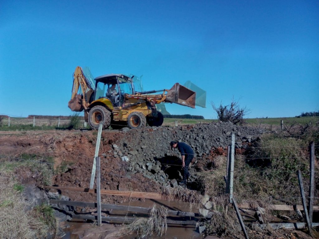 Cronograma de desenvolvimento rural atende, na próxima semana, estrada secundária que liga pontes brancas ao Tiarajú