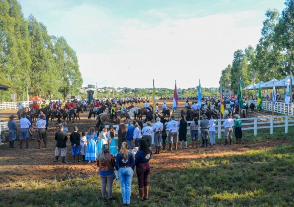 Realizada abertura do Rodeio do Mercosul no Parque Assis Brasil