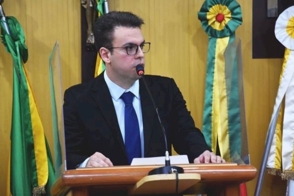 Lucas Menezes é o novo prefeito de São Gabriel