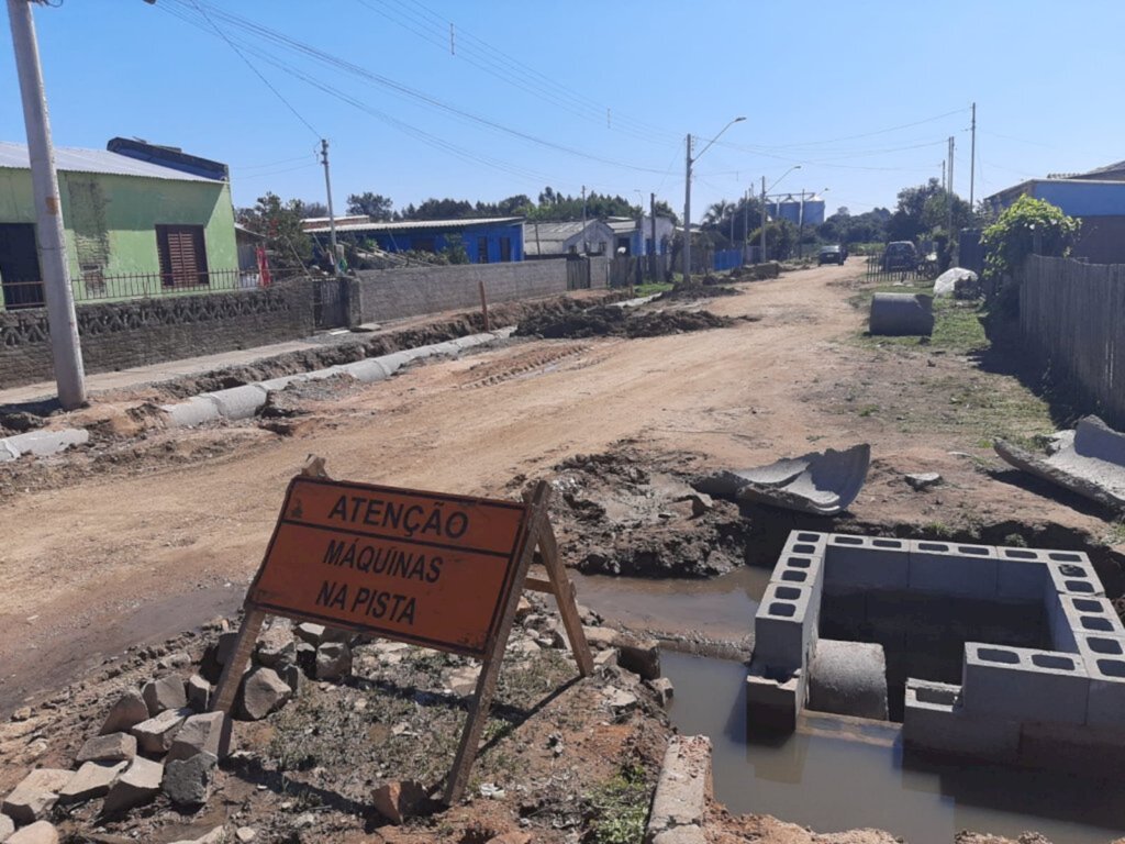 Empresas apresentam cronograma para obras nos bairros