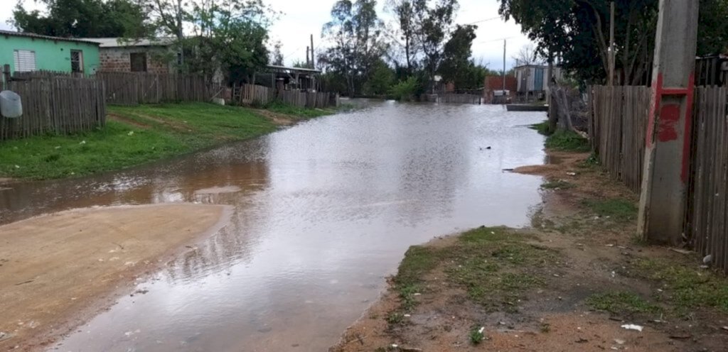 Assistência Social atende famílias atingidas por enchete