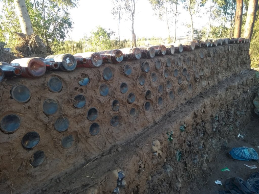 ONG Amigo Bicho segue com construção de abrigo, mas enfrenta dificuldades em reunir doações de recicláveis