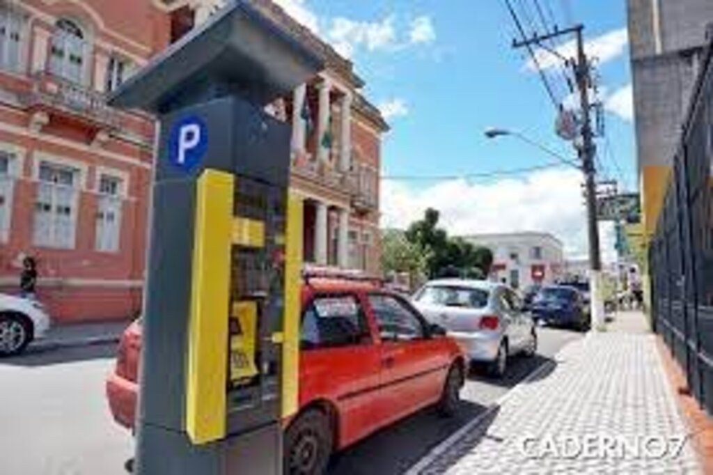 Bandeira preta leva prefeitura e rek parking a suspenderem a cobrança de estacionamento rotativo