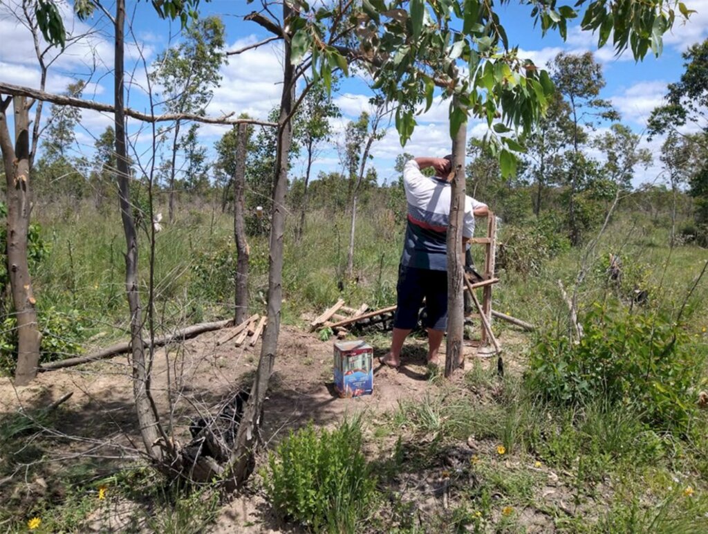 Cerca de 50 famílias estão acampadas no terreno adquirido pela Prefeitura em 2005