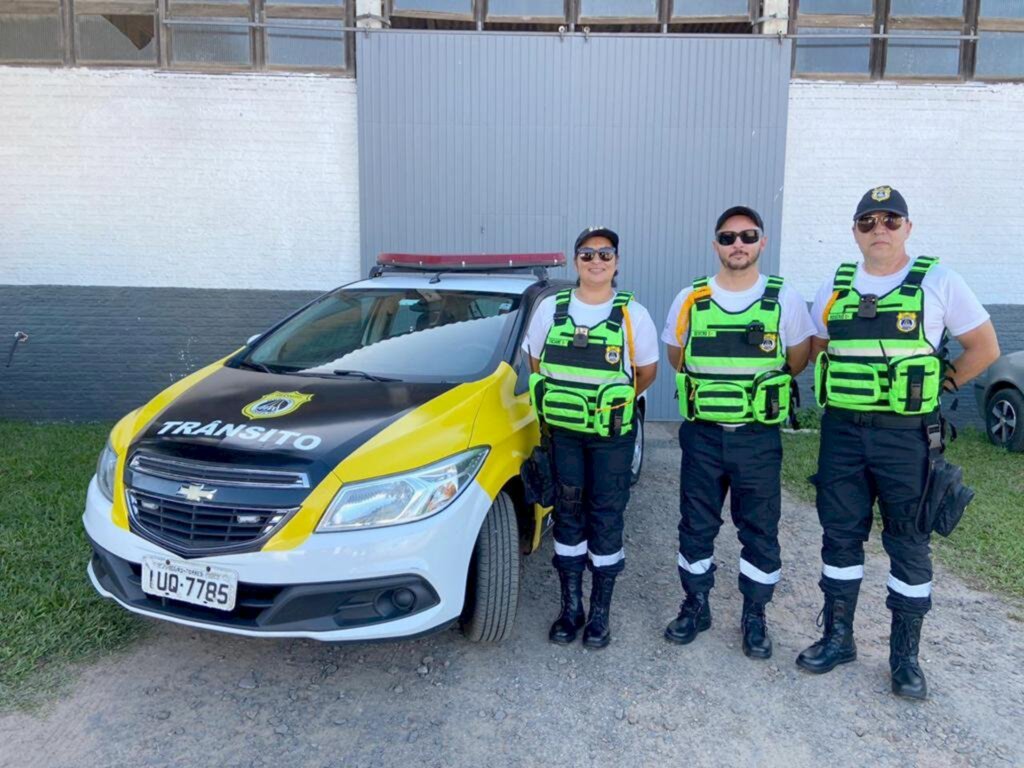 AGENTES MUNICIPAIS DE TRÂNSITO  RECEBEM UNIFORMES PARA  ATUAR NA CIDADE TORRES