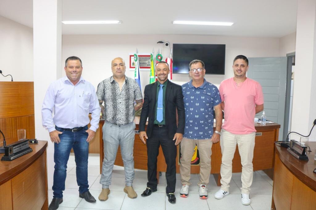 RICIERI MARTINS MENGUE (PSDB) É ELEITO PRESIDENTE DA CÂMARA PARA O ANO DE 2023 EM PASSO DE TORRES