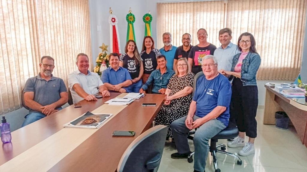 ECONOMIA DA CÂMARA DE VEREADORES  É DESTINADA AS INSTITUIÇÕES DO MUNICÍPIO DE PRAIA GRANDE