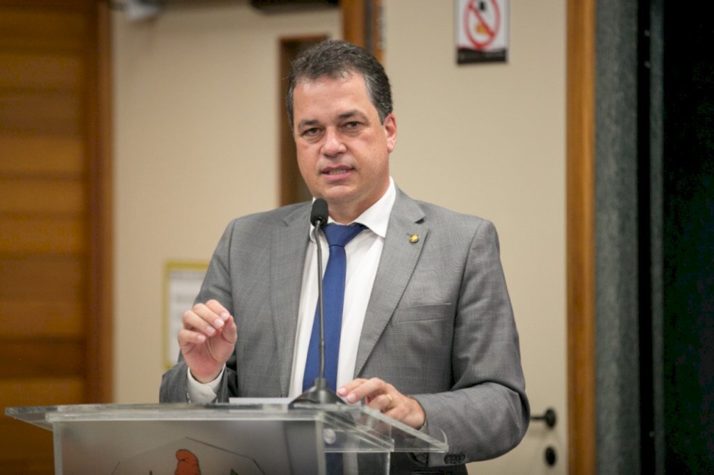 ALESC DERRUBA VETO AO PROJETO DE LEI MARIA DA PENHA VAI A ESCOLA