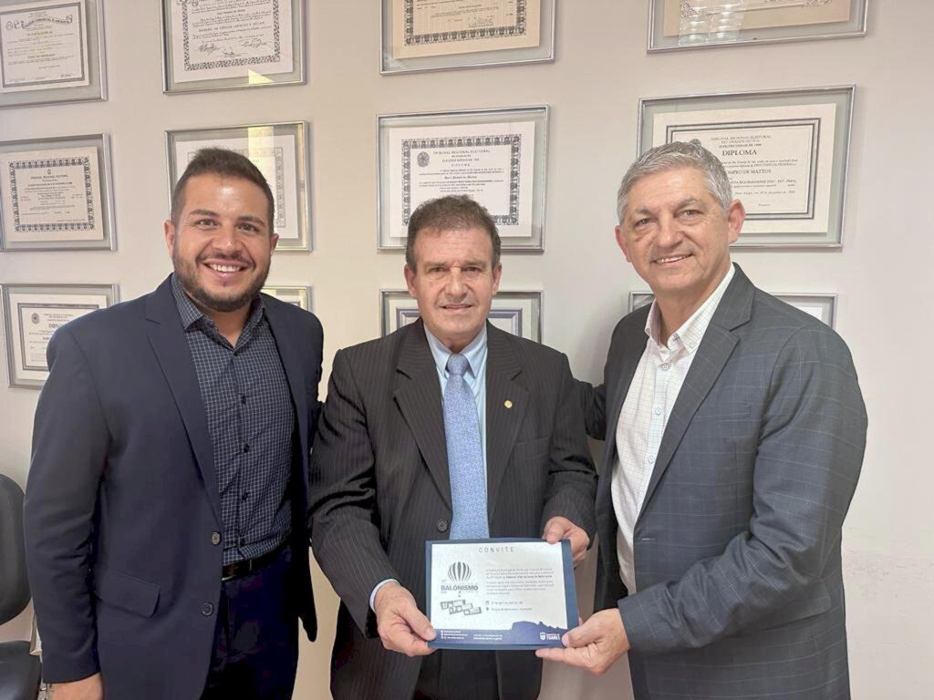 CARLOS SOUZA BUSCA RECURSOS E ENTREGA CONVITES PARA O 33º FESTIVAL DE BALONISMO DE TORRES