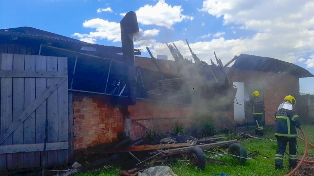 NOVOS INCÊNDIOS EM ESTUFAS DE FUMO GERAM  PREOCUPAÇÃO AOS FUMICULTORES DO MUNICÍPIO DE SÃO JOÃO DO SUL
