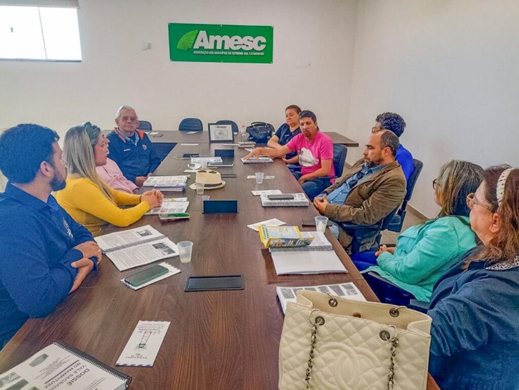 PASSO DE TORRES: DOSSIÊ DO VALE SAGRADO DO MAMPITUBA É DEBATIDO NA AMESC