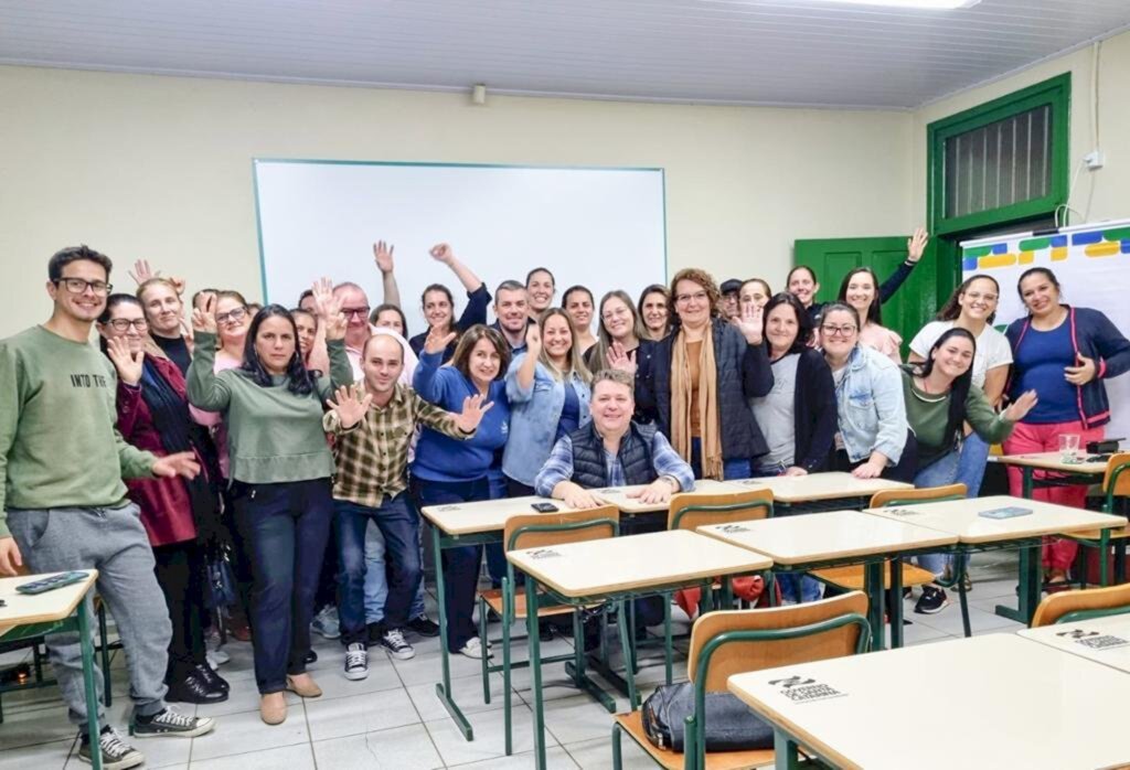 CEPRAG PROMOVE PALESTRA SOBRE EDUCAÇÃO E  INTELIGÊNCIA FINANCEIRA