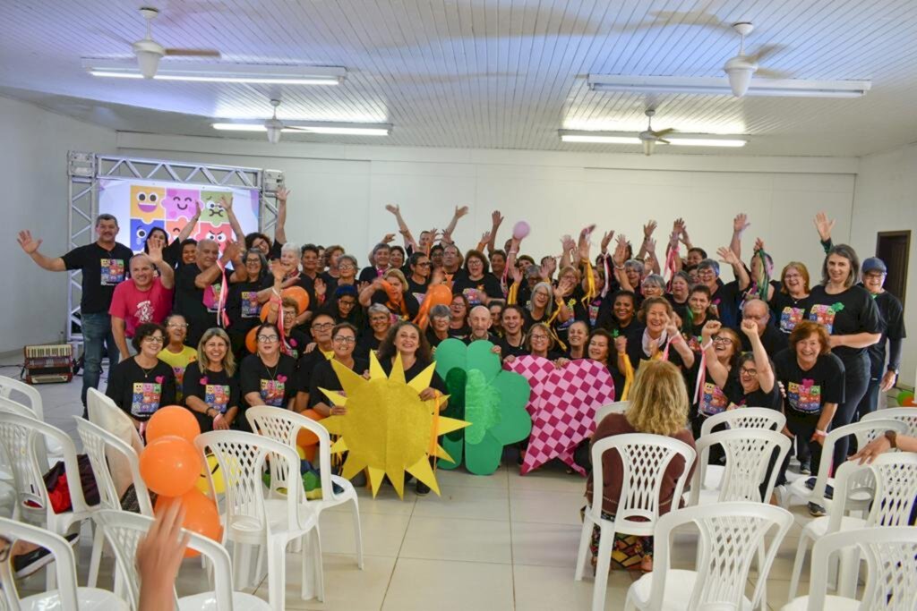 CERCA DE 200 IDOSOS PARTICIPARAM DO  7º ENCONTRO MUNICIPAL DA PESSOA IDOSA EM TORRES