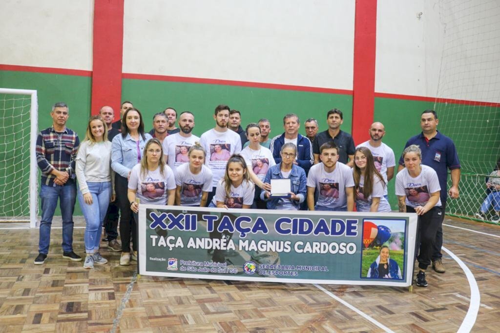 XXII TAÇA CIDADE INICIA COM GRANDE PÚBLICO, HOMENAGENS, APRESENTAÇÕES E BONS JOGOS EM SÃO JOÃO DO SUL