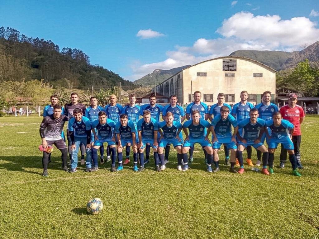 SANTA TEREZINHA VENCE A SOCIEDADE ESPORTIVA MORRINHOS NO TITULAR DO CAMPEONATO MUNICIPAL DE FUTEBOL