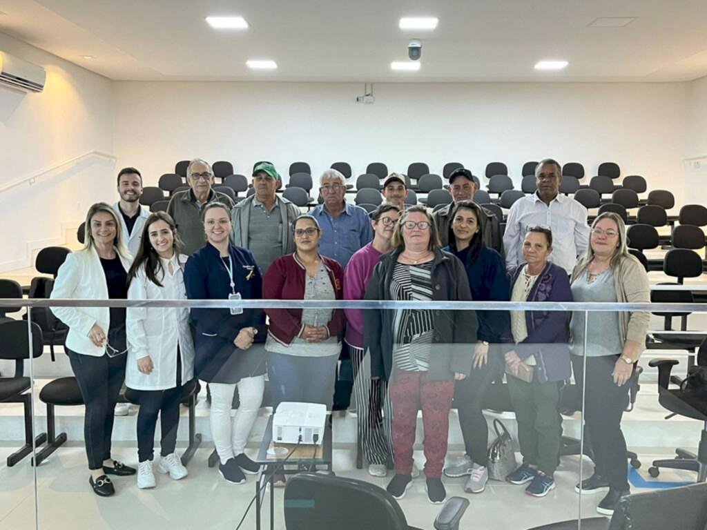 SECRETARIA MUNICIPAL DE SAÚDE DE SÃO JOÃO DO SUL CRIA GRUPO DE APOIO E COMBATE AO TABAGISMO