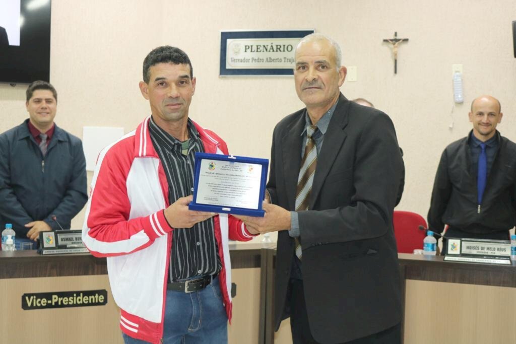 CÂMARA DE SANTA ROSA DO SUL PRESTA HOMENAGEM A DESPORTISTA