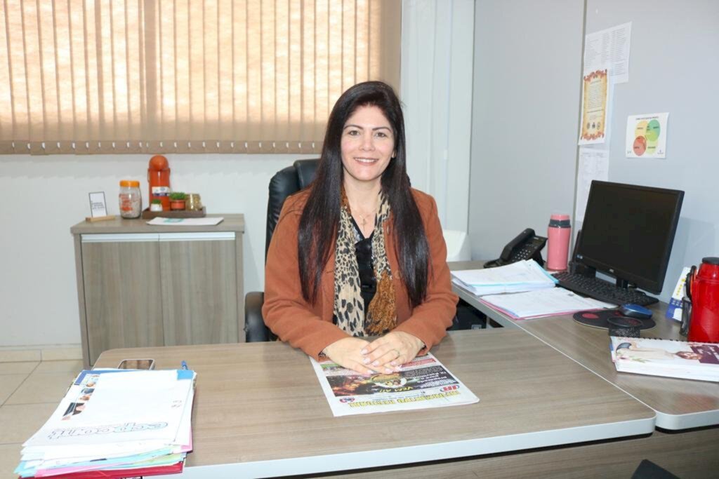 DESTAQUE DA SEMANA: Secretária de  Administração,  Fazenda e  Planejamento  de Mampituba,  Raquel  Machado  Pacheco.
