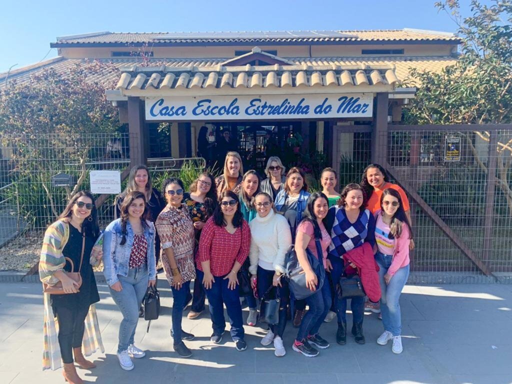 PROFESSORES DA REDE MUNICIPAL DE ENSINO REALIZAM FORMAÇÃO MONTESSORIANA EM TORRES