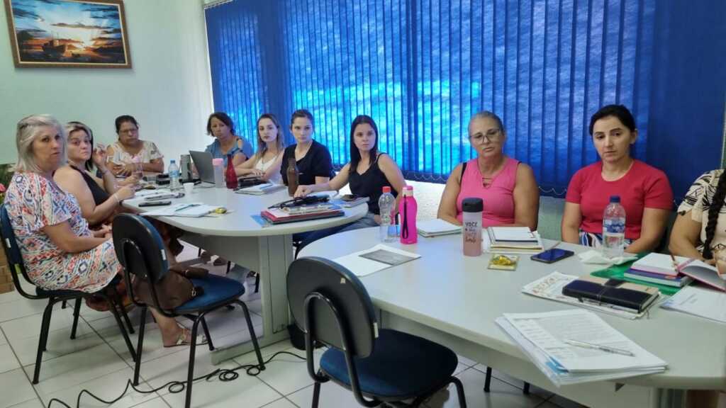 GESTORES ESCOLARES DE PIRATUBA SE REÚNEM EM PRIMEIRO ENCONTRO DO ANO PARA DIRETORES DA REDE MUNICIPAL DE EDUCAÇÃO