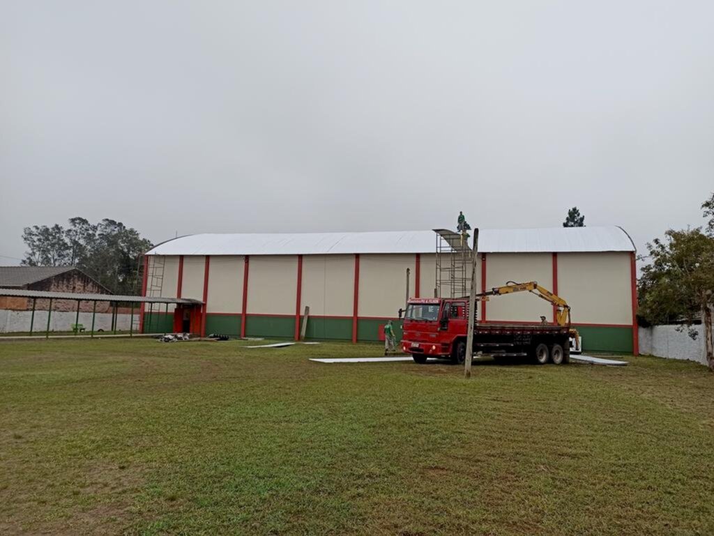 GINÁSIO DA EEB MARIA SOLANGE EM SÃO JOÃO DO SUL TERÁ COBERTURA NOVA