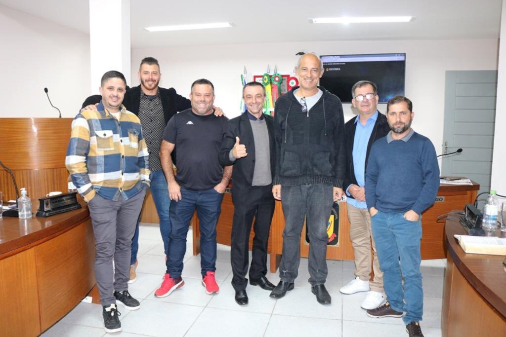 CÂMARA DE VEREADORES DE PASSO DE TORRES REALIZA ÚLTIMA SESSÃO ORDINÁRIA ANTES DO RECESSO PARLAMENTAR