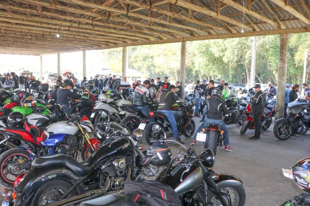 SÃO JOÃO DO SUL: 2º ENCONTRO MOTO SHOW MARGARINA REÚNE MOTOCICLISTAS DA REGIÃO