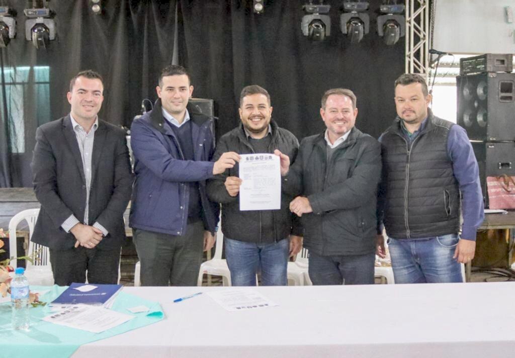 ASSINADA A ORDEM DE SERVIÇO PARA OBRA DA ESTRADA DOS CUNHAS EM TORRES